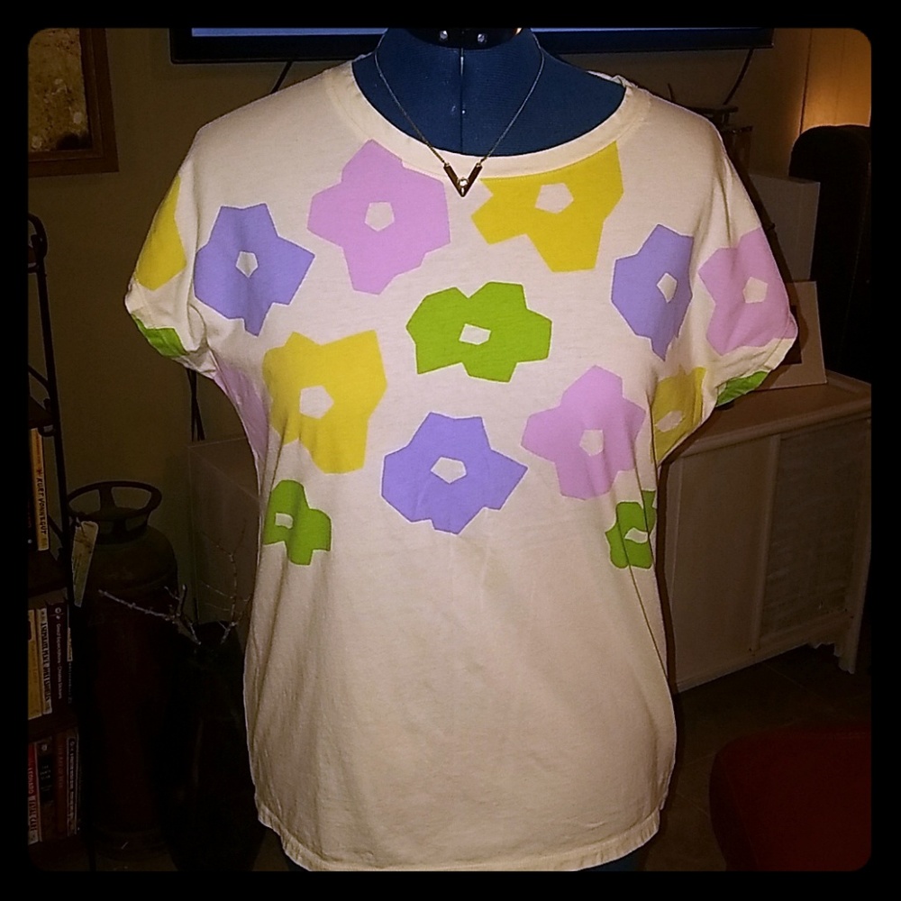 Uniqlo adorable tee
